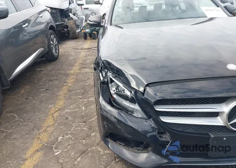 2017 Mercedes-Benz C 300 Luxury/Sport из США, поврежденный, VIN 55SWF4JB7HU220408